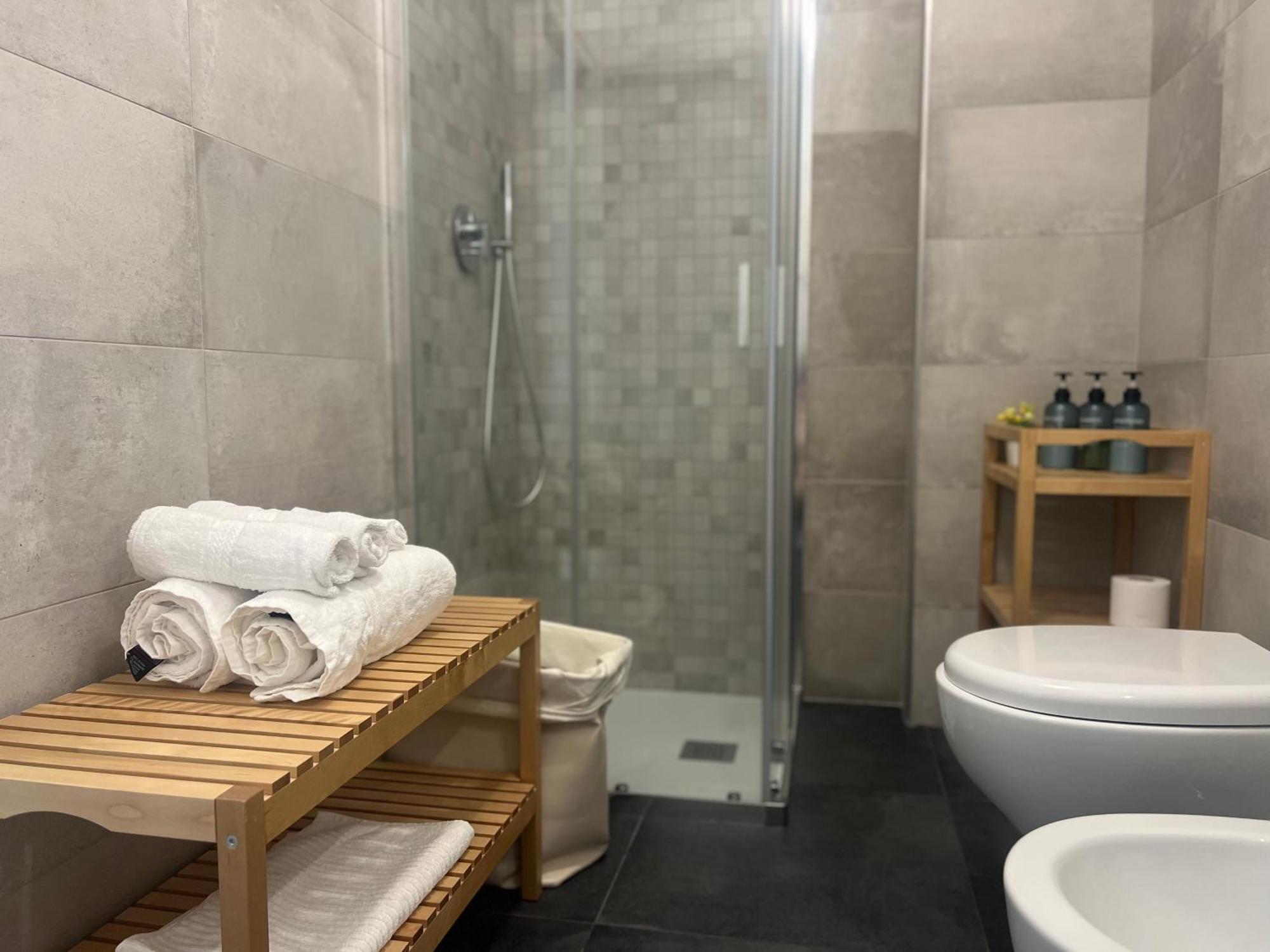 Regina Milano In Melegnano - Wifi, Breakfast Box And Terrace Apartment Ngoại thất bức ảnh
